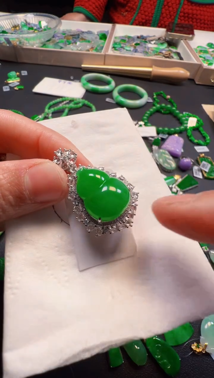 【闪购商品】定制翡翠18K金镶嵌48800元