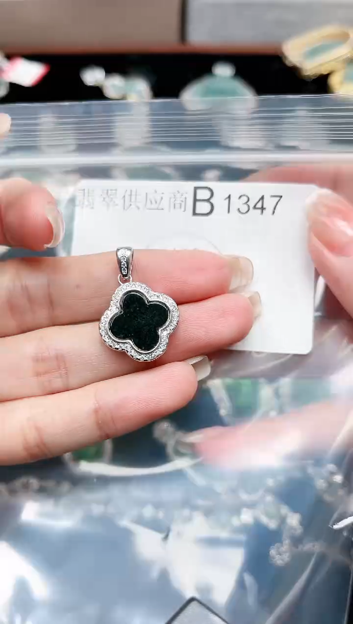 【闪购商品】翡翠颈饰未镶嵌1347赠皮绳