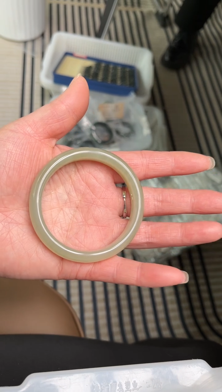 【闪购商品】和田玉手镯未镶嵌圈口55 W-6