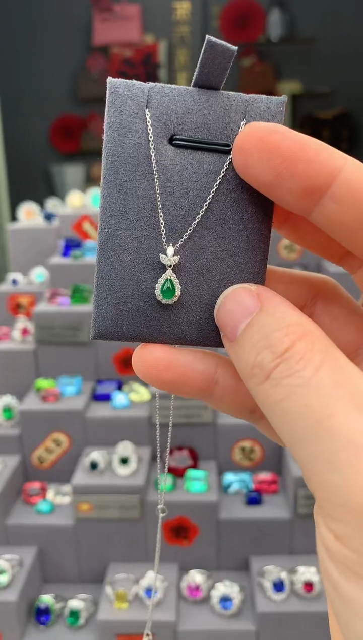 【闪购商品】祖母绿项链18K金镶嵌37分祖母绿项链