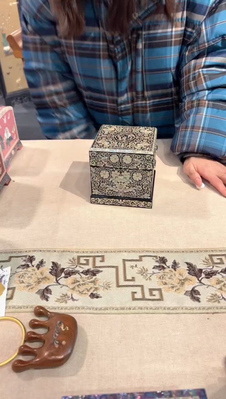 【闪购商品】黑底龙凤·弘贝雅螺钿漆器文化馆