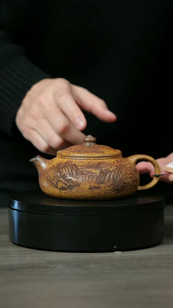 【闪购商品】紫砂茶壶H1339李三妹龙骨金砂寒江