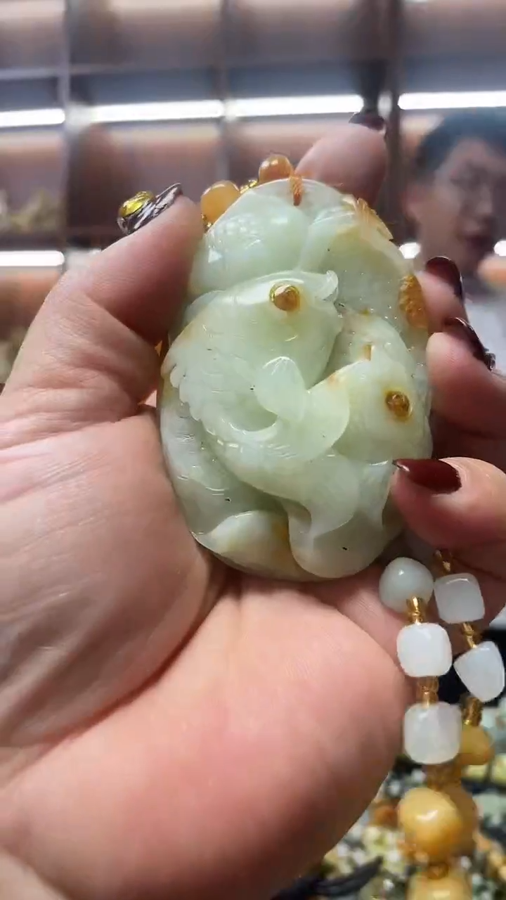 未镶嵌蛇纹石玉吊坠     