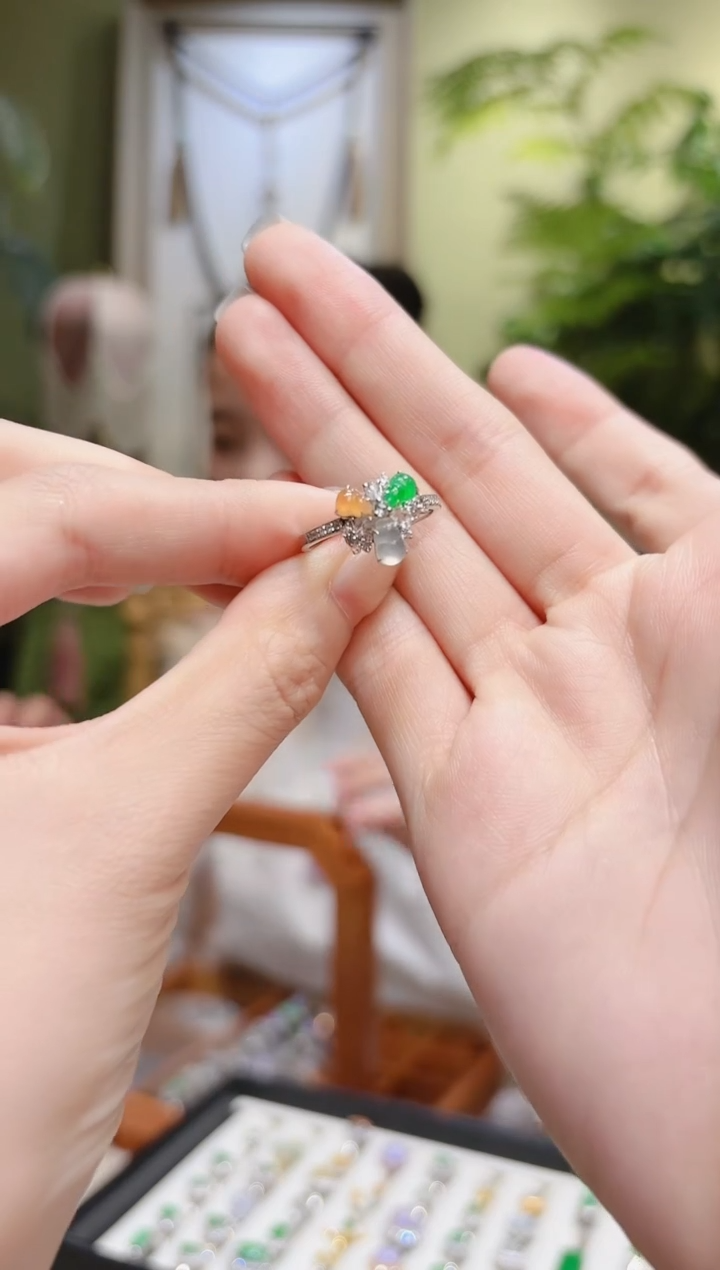 【闪购商品】翡翠戒指18K金镶嵌多宝葫芦翡翠戒指