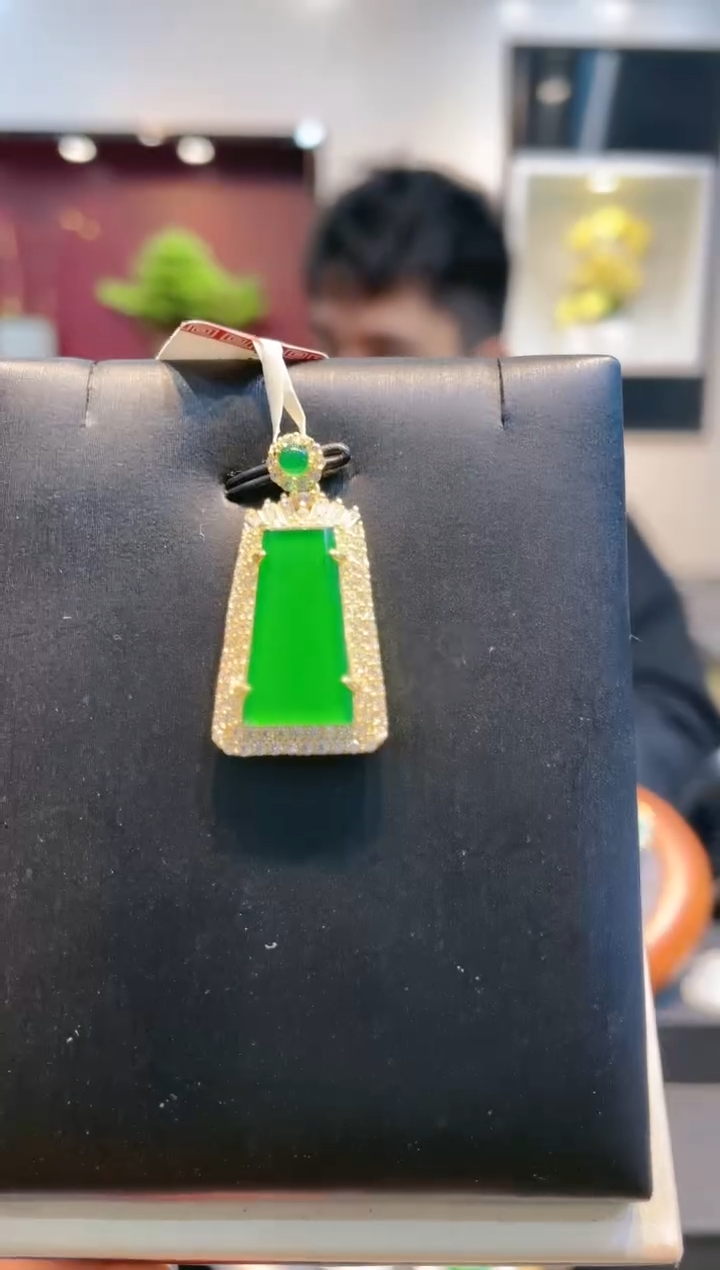 【闪购商品】翡翠颈饰银S925镶嵌A17天然A货翡翠吊坠（不含链）