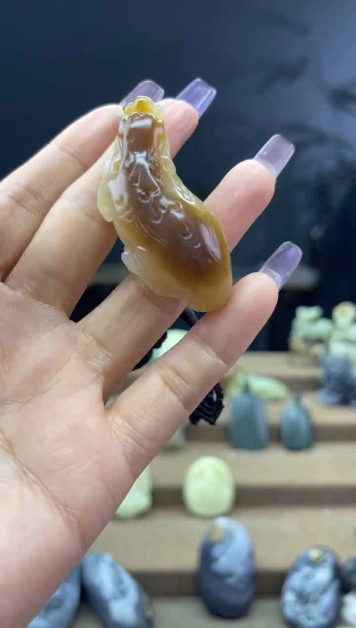 颈饰未镶嵌和田玉1