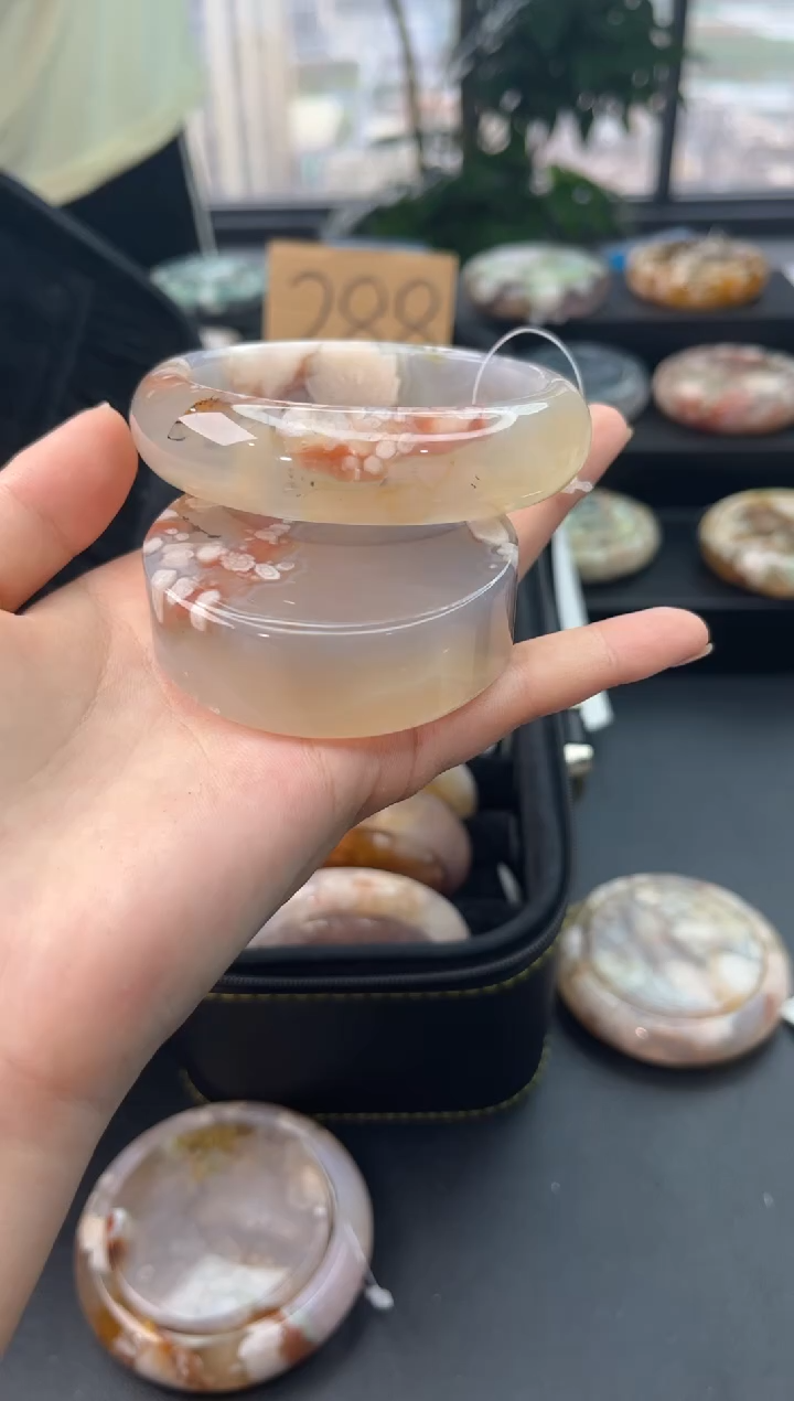 【闪购商品】石英质玉手镯未镶嵌赠送镯心（圈口59