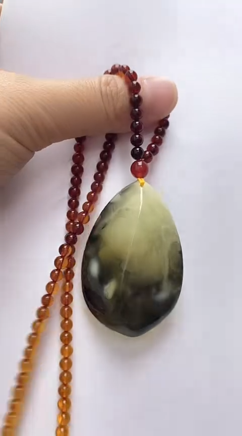 【闪购商品】琥珀裸石未镶嵌琥珀吊坠