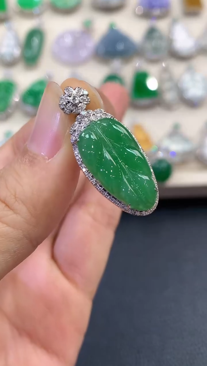 【闪购商品】翡翠吊坠(不含链)18K金镶嵌B73   