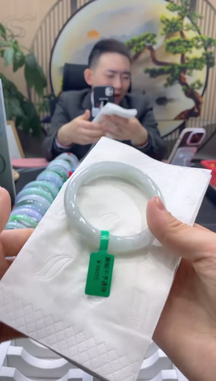 【闪购商品】翡翠手镯未镶嵌0000015945