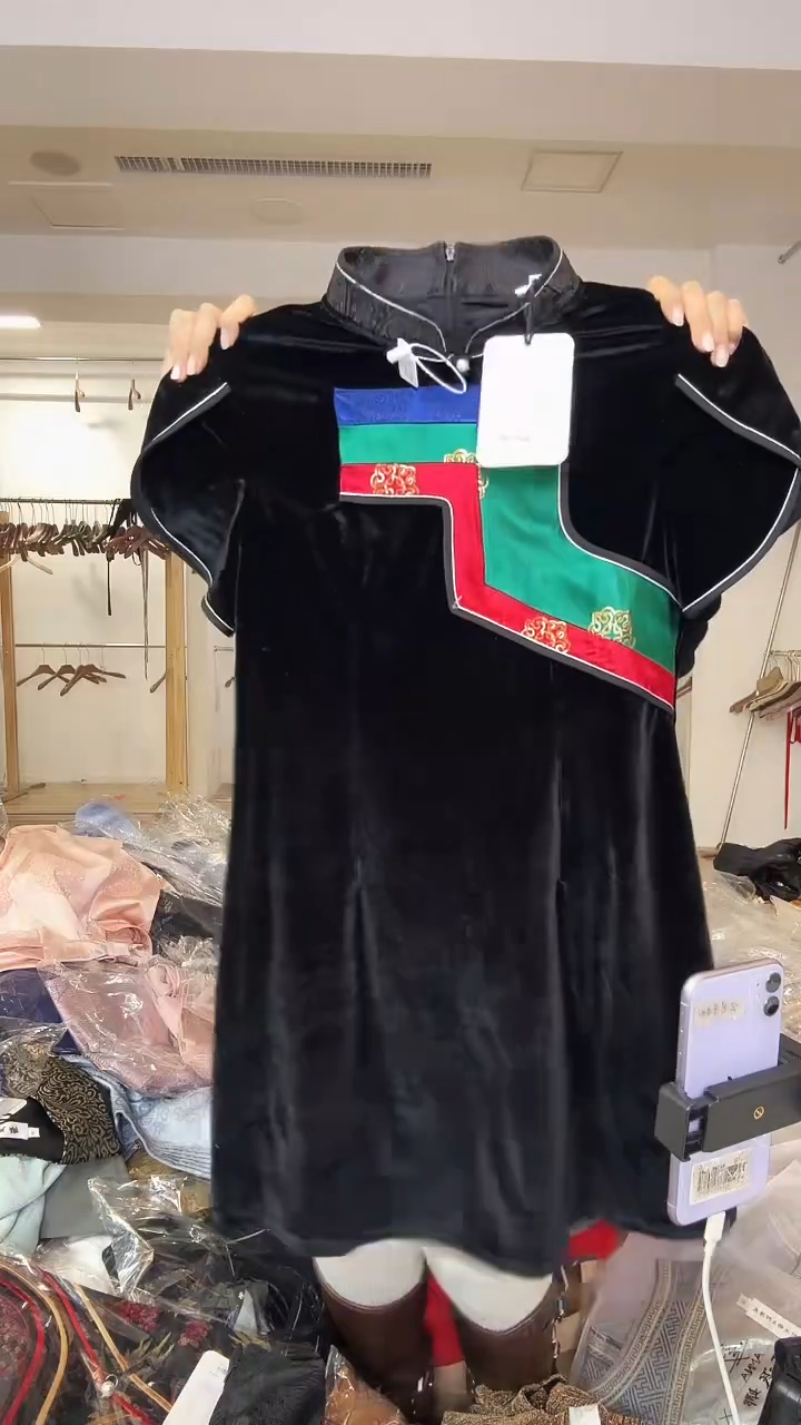 连衣裙       M码       80-110斤（没有腰带）