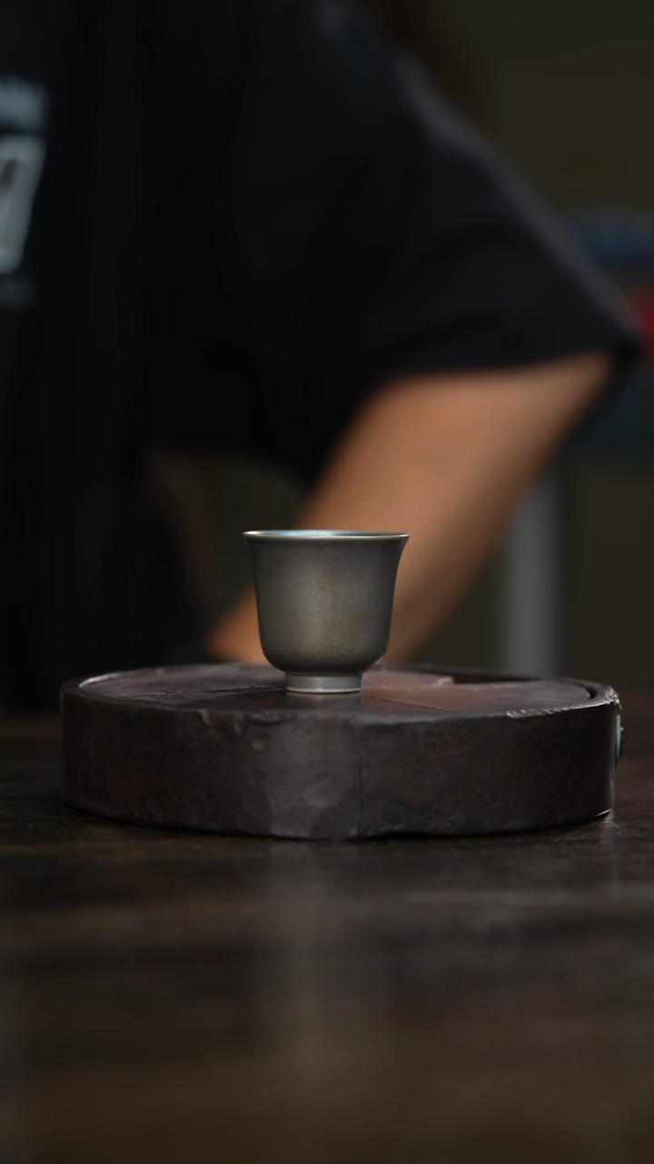 102柴房陶瓷柴烧青金铃铛杯