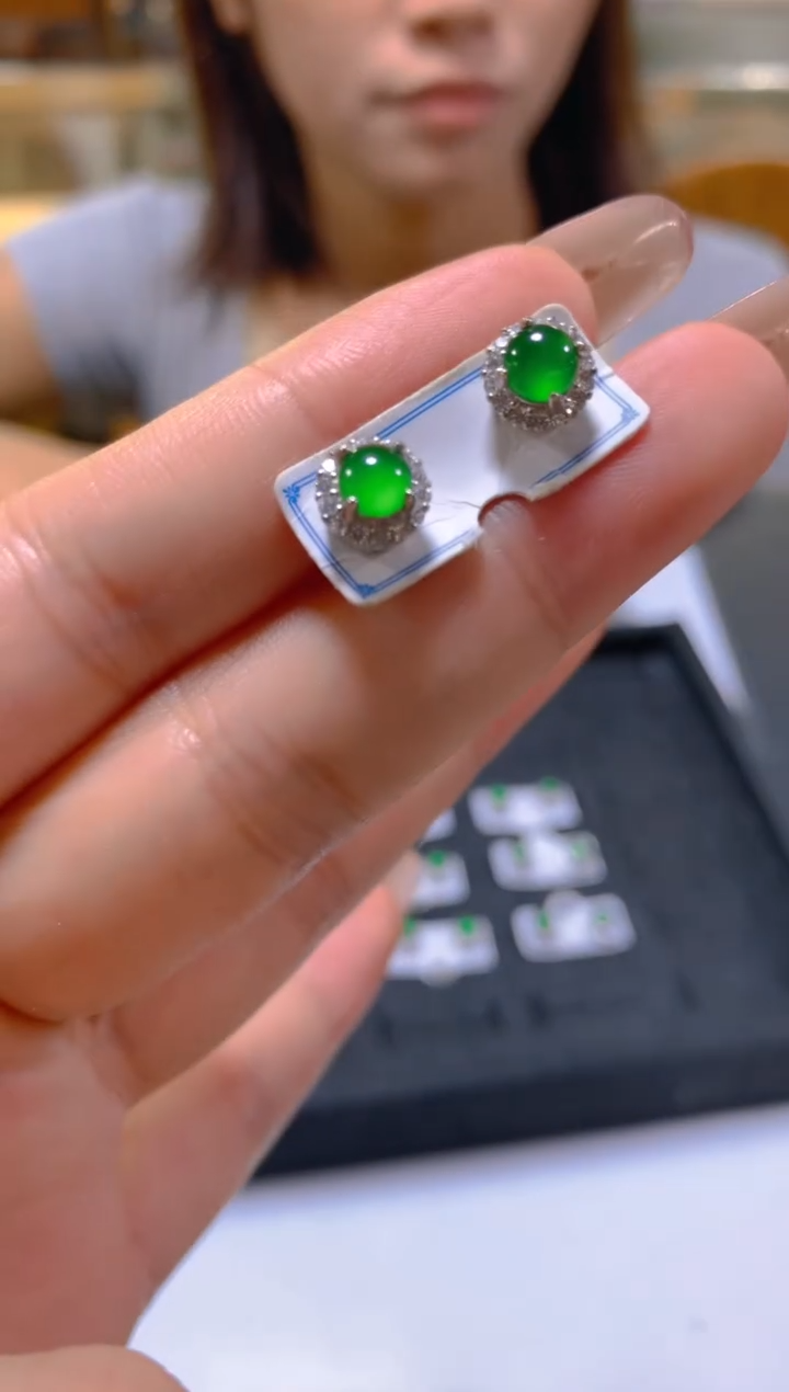 未镶嵌翡翠耳饰多样性发一