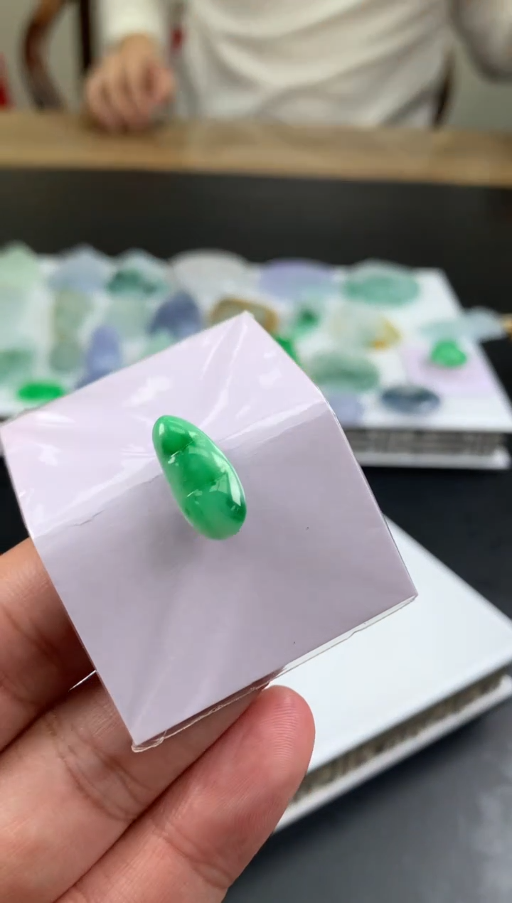 【闪购商品】定制翡翠未镶嵌翡翠