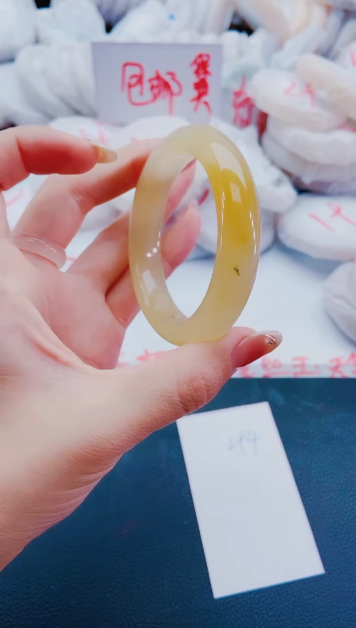 未镶嵌手镯石英质玉L94-55-56