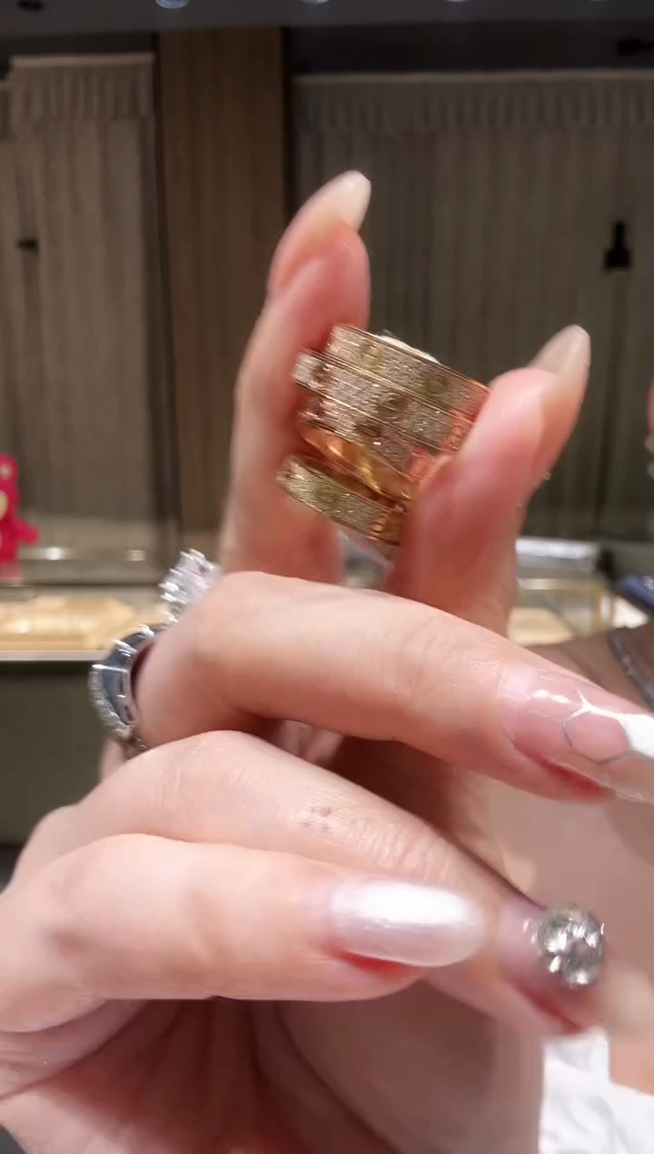 18K金镶嵌戒指钻石满天星窄版多样性发其一