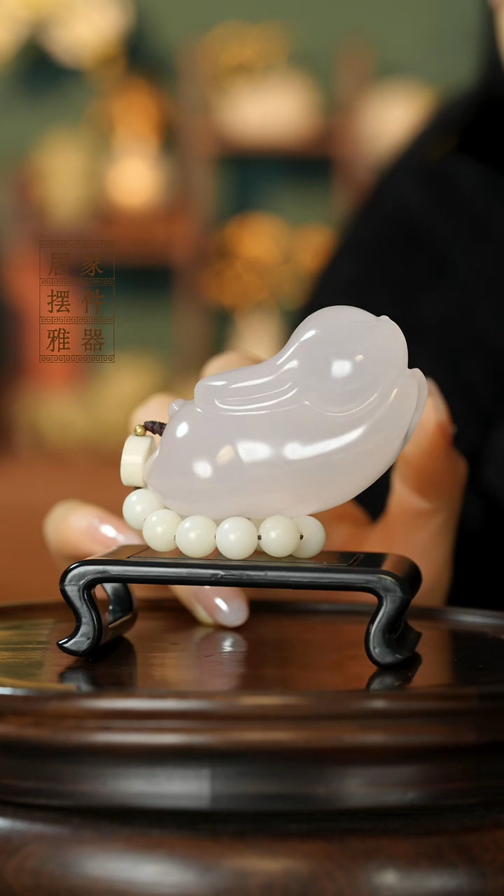 玉《玉兔拜月》摆件