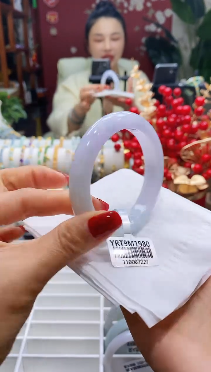 【闪购商品】翡翠手镯未镶嵌75圈口5758/11.9*9.1