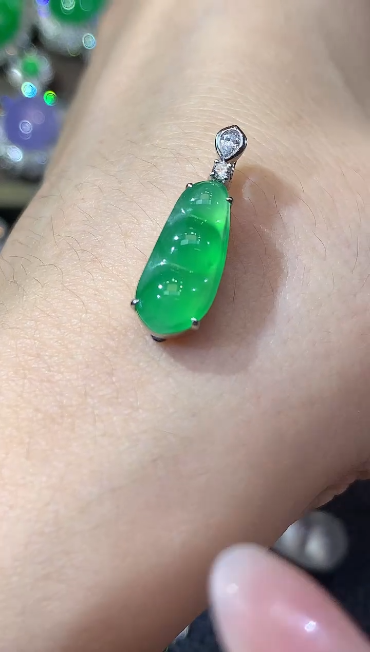 吊坠(不含链)18K金镶嵌翡翠D5