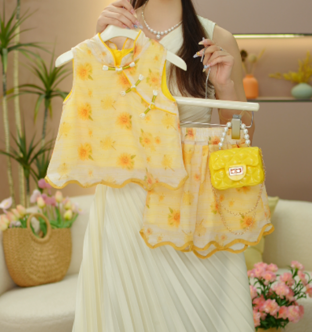 逗小铺【七尚】2025女童新中式夏季中国风无袖烫钻上衣长裤套装G150