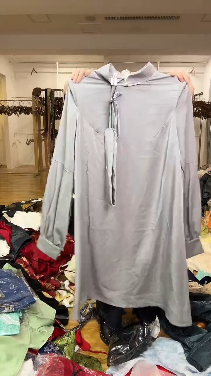 连衣裙       2XL码    125-135斤