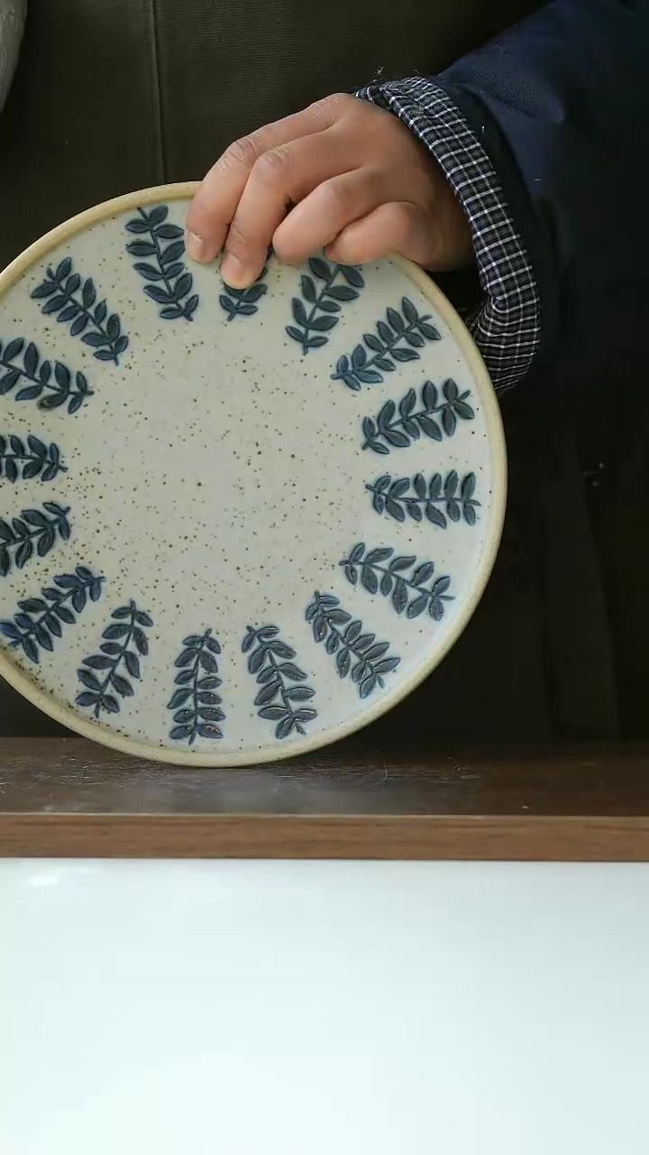 【闪购商品】玻璃粗陶手绘藤蔓早餐盘21cm@4-2@