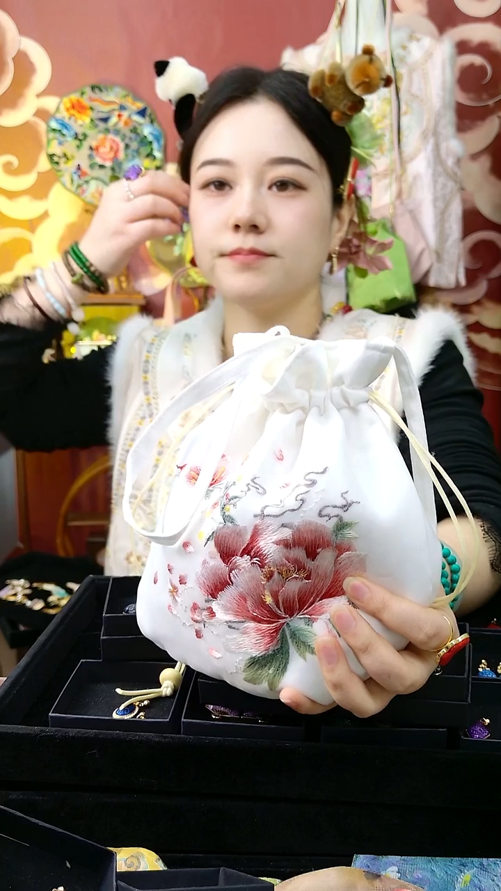 非遗包包拉拉啦啦