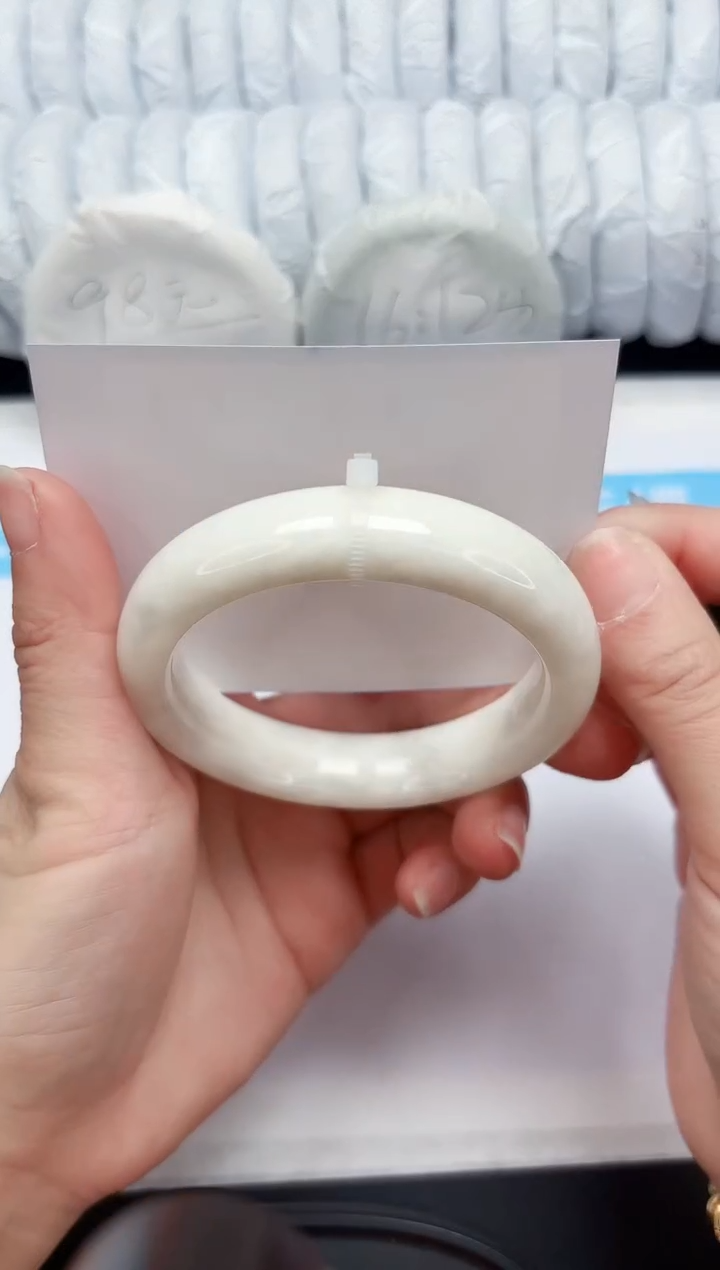 【闪购商品】和田玉手镯未镶嵌6-59.7