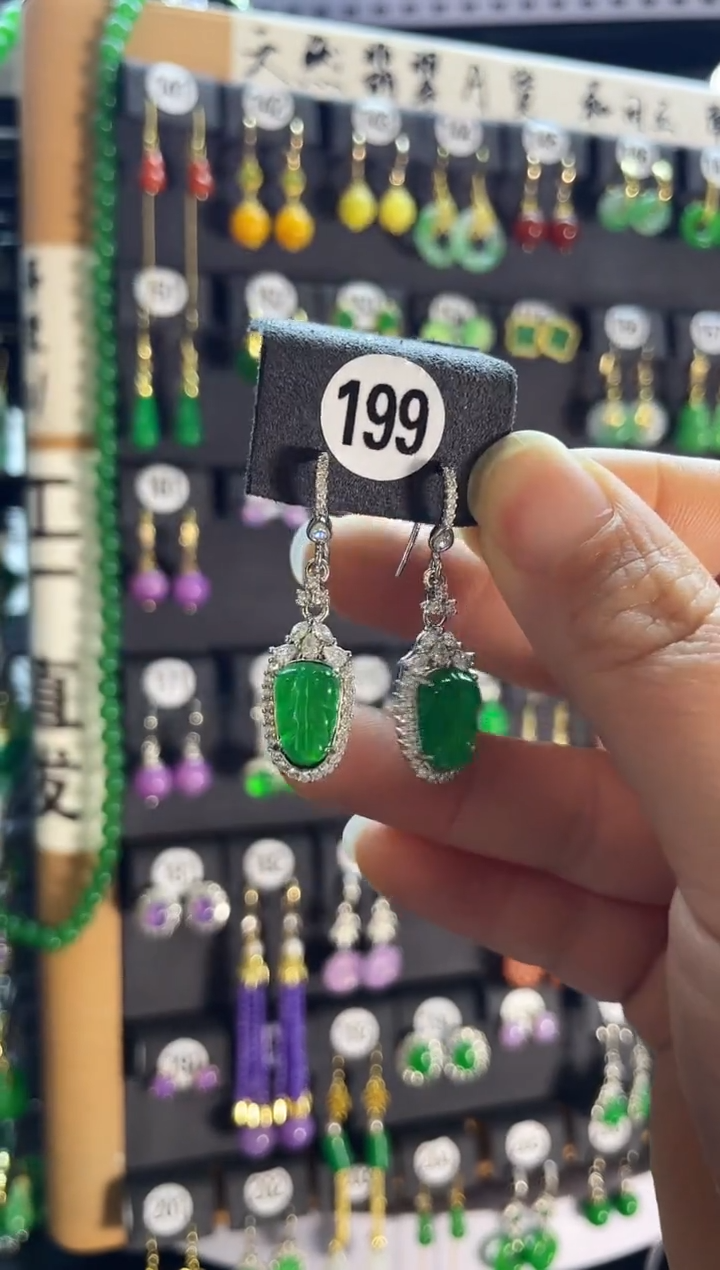 【闪购商品】翡翠耳饰银S925镶嵌199...