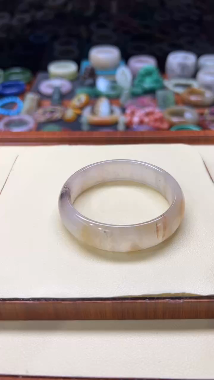 未镶嵌手镯石英质玉公**鲤172