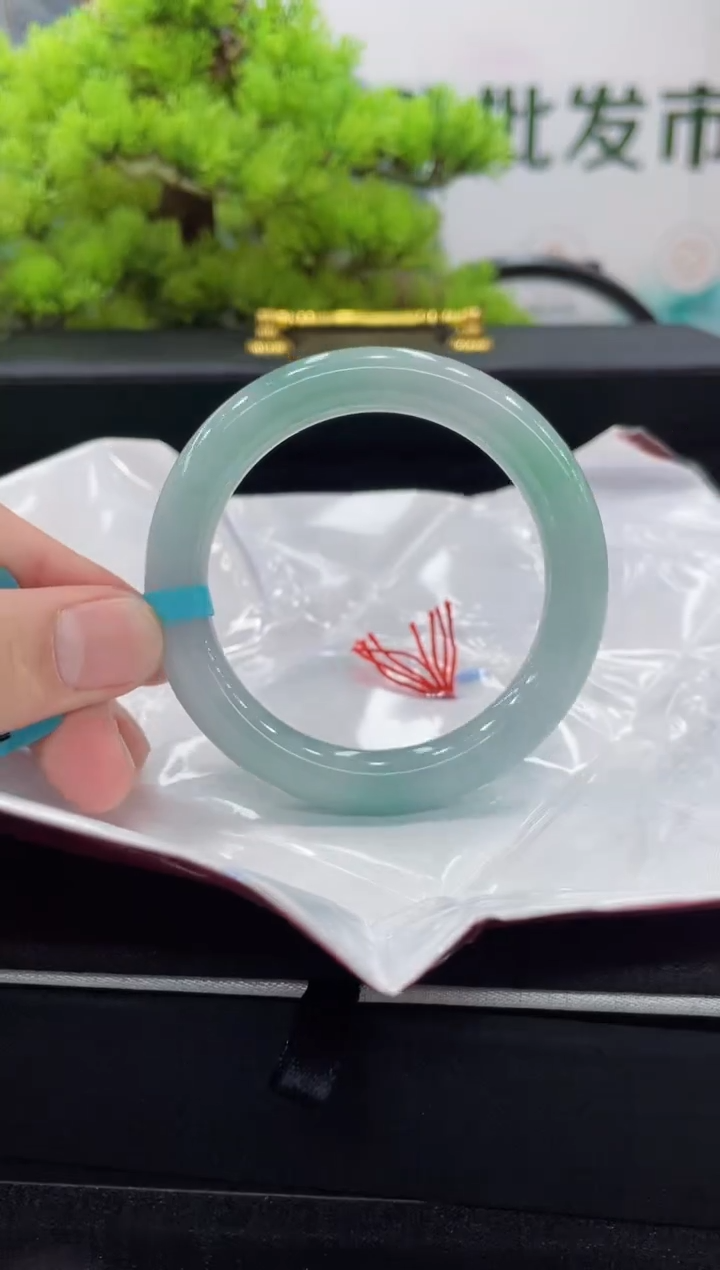 【闪购商品】翡翠手镯未镶嵌手镯