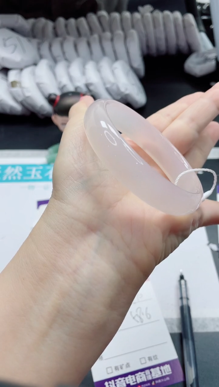 石英质玉未镶嵌手镯210