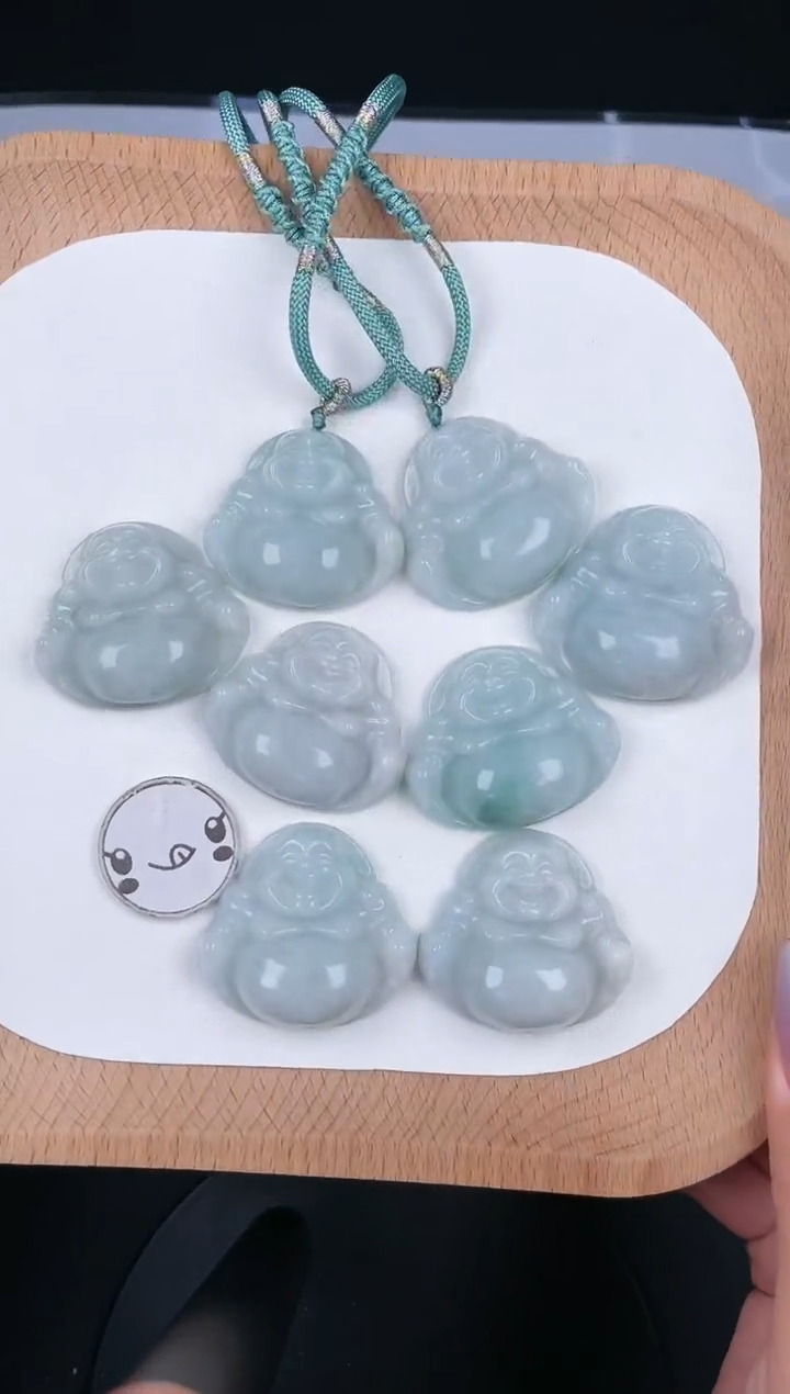 翡翠未镶嵌颈饰LA062翡翠浅色中佛（多样性发其一）