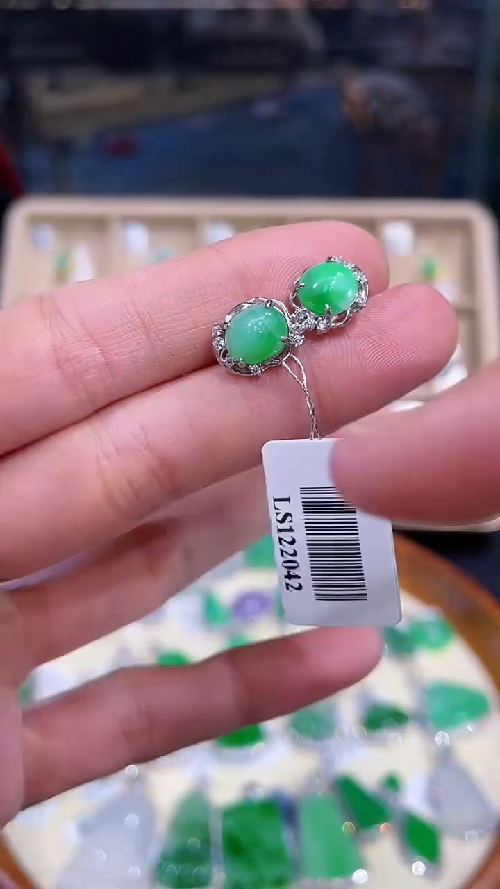 【闪购商品】翡翠吊坠(不含链)银S925镶嵌耳钉