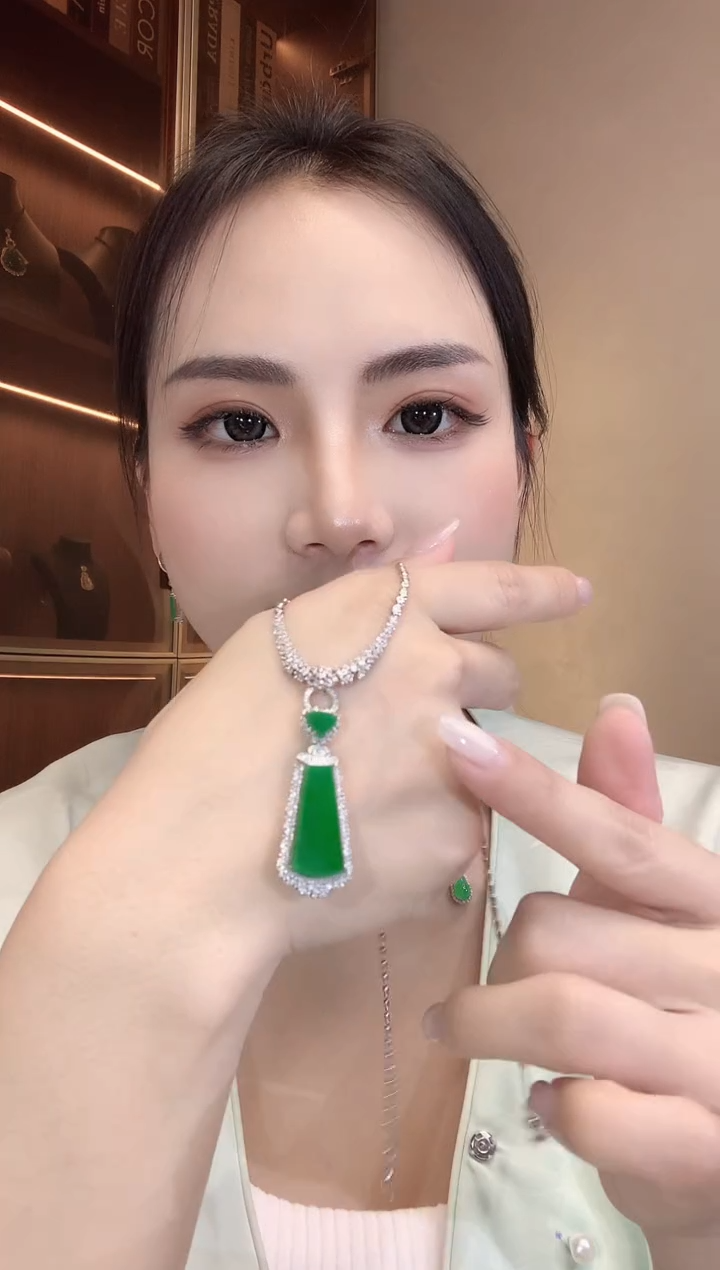 翡翠18K金镶嵌吊坠(不含链)A73