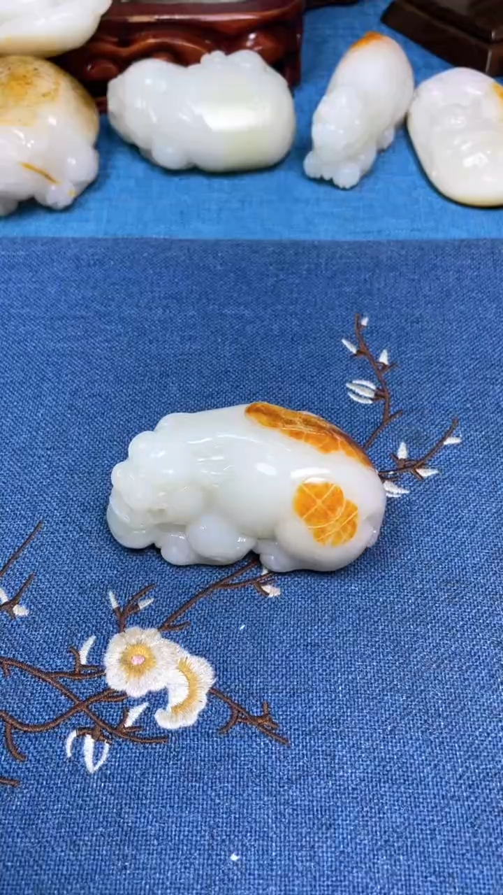 和田玉未镶嵌把件天****）1