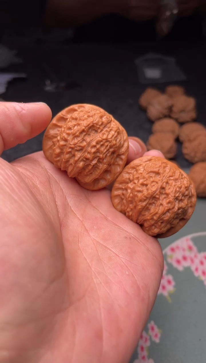 把件文玩核桃a259    血麒麟 40尺