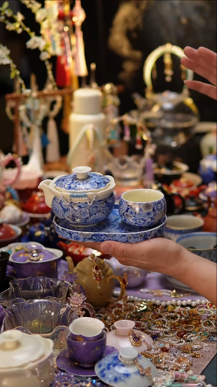 青花手抓壶手抓壶+杯子+壶承