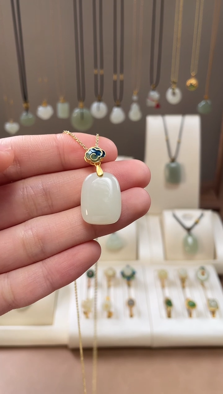 颈饰银S925镶嵌和田玉和田玉吊坠