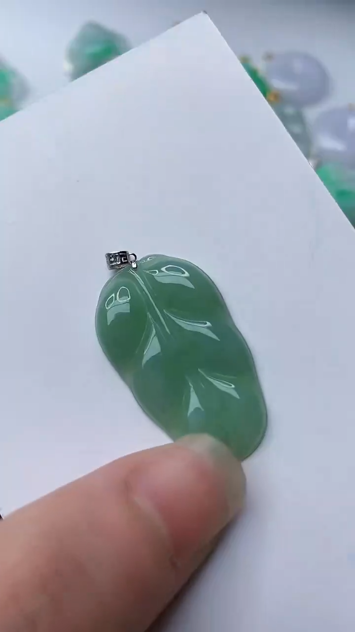 【闪购商品】翡翠颈饰18K金镶嵌30.........