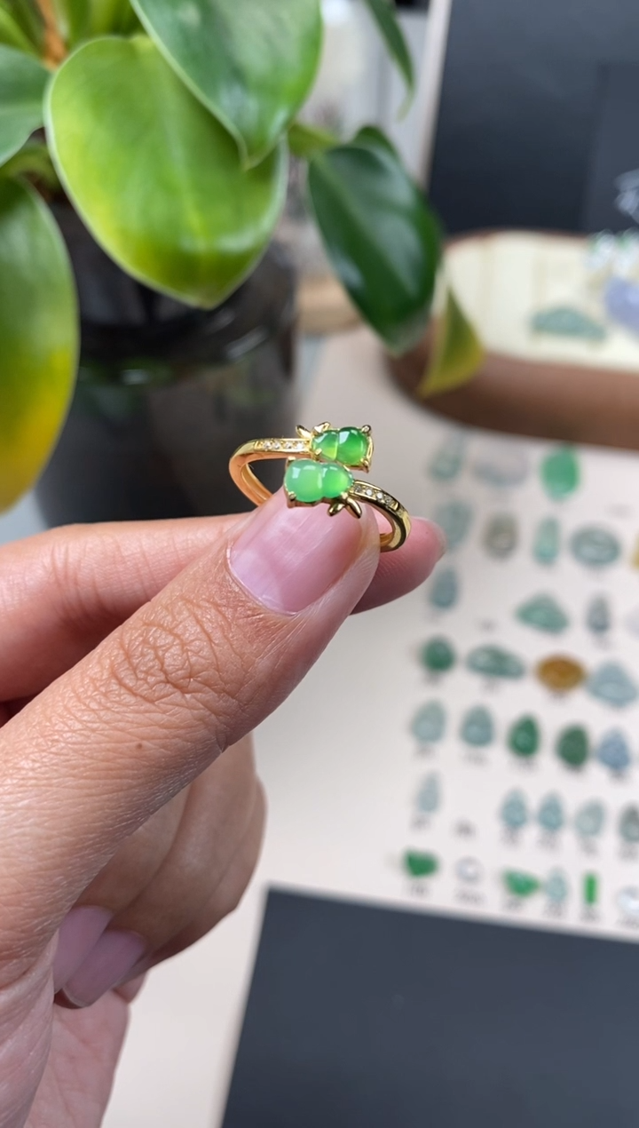 【闪购商品】翡翠颈饰银S925镶嵌翡翠冰绿葫芦