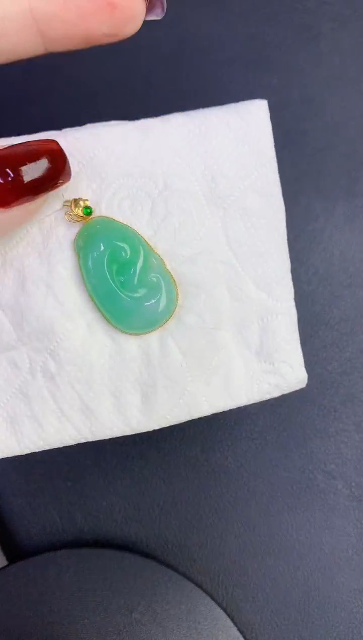 颈饰18K金镶嵌翡翠缅甸天然翡翠a货