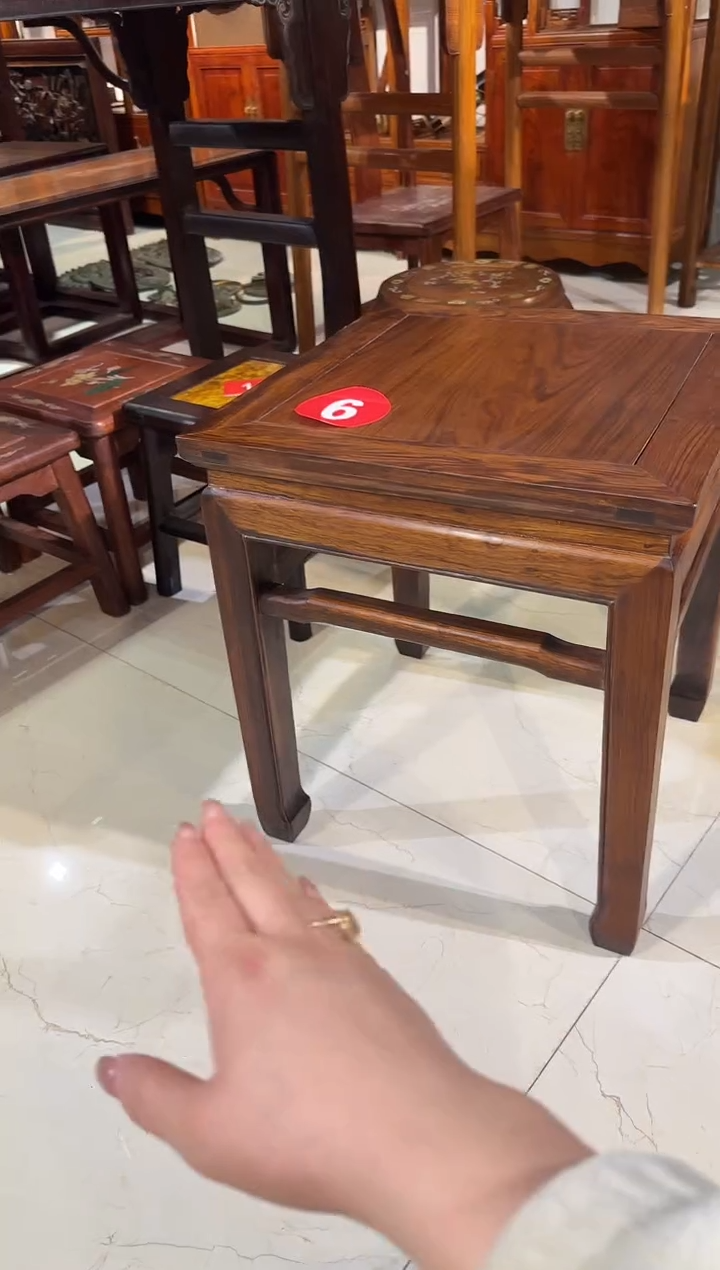 【闪购商品】木木艺黄花梨花纹方凳798.8888