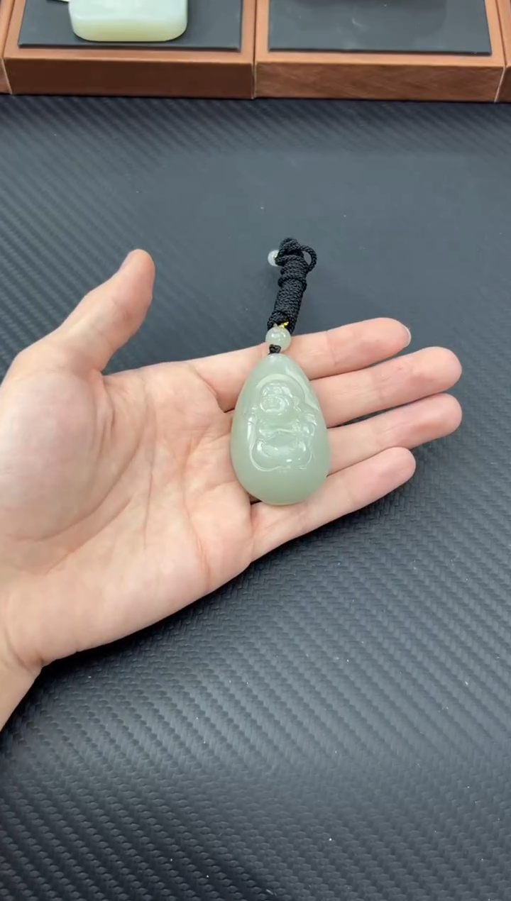 【闪购商品】和田玉吊坠(赠链)未镶嵌且末微色差近矿吊坠