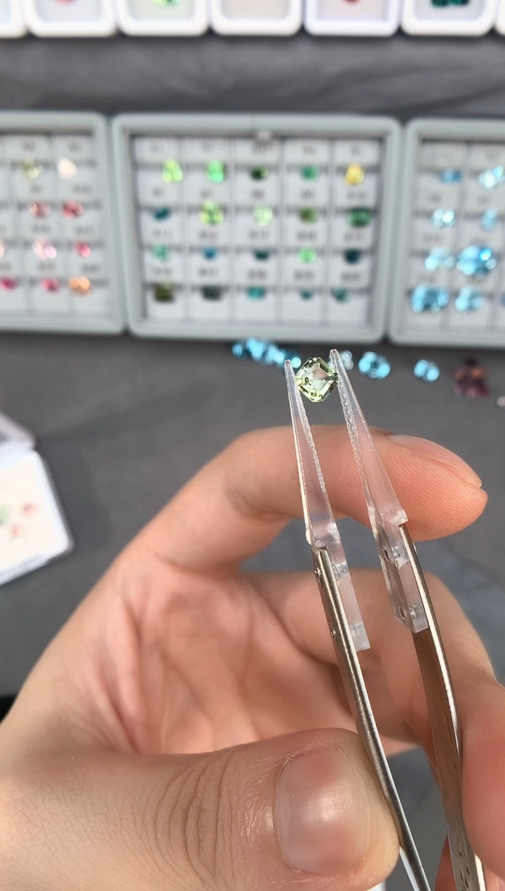 【闪购商品】定制碧玺裸石未镶嵌一颗