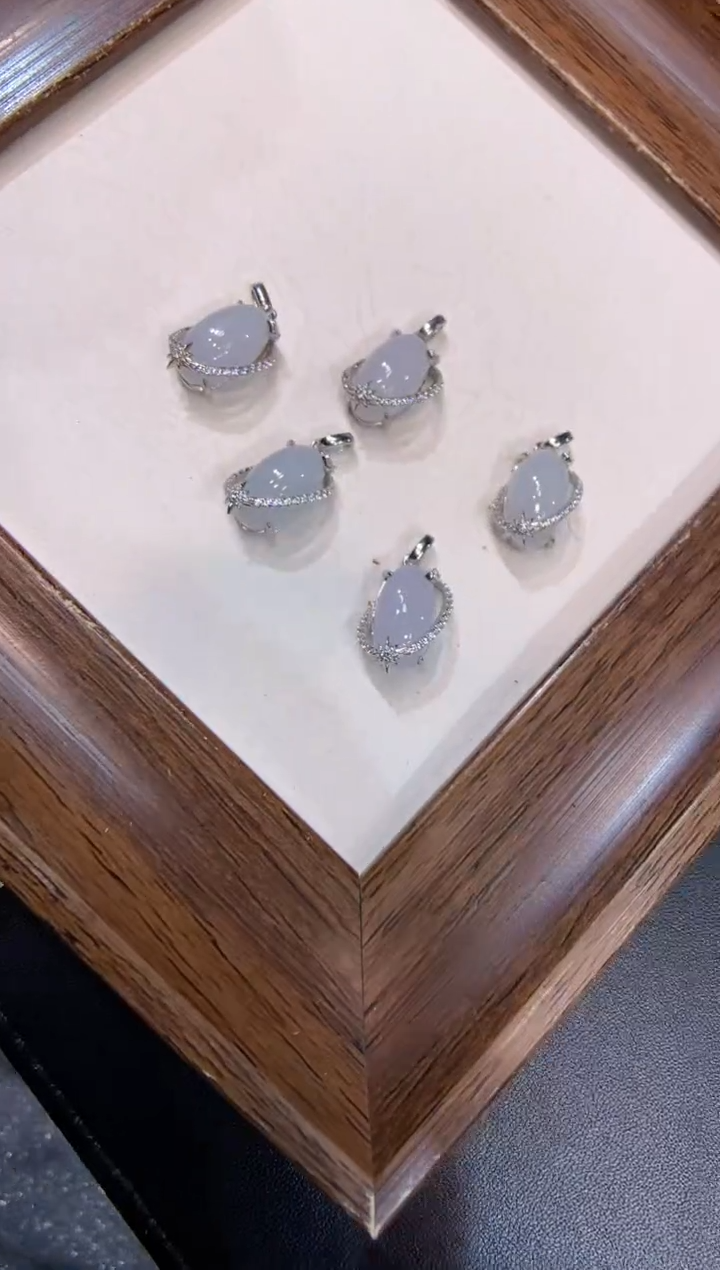 颈饰银S925镶嵌翡翠蛋面 多样性发一件