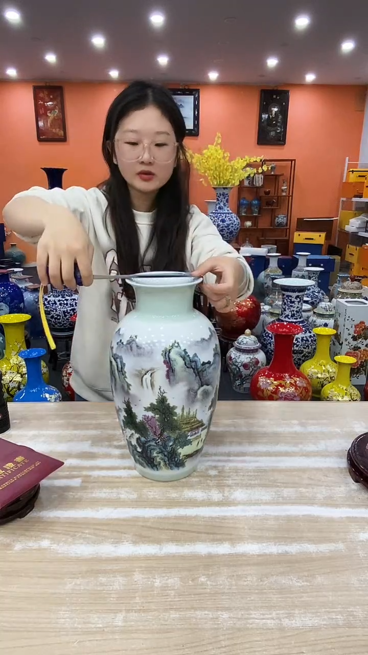 摆件朱武《一江春水》松子瓶+证书+旋转底座