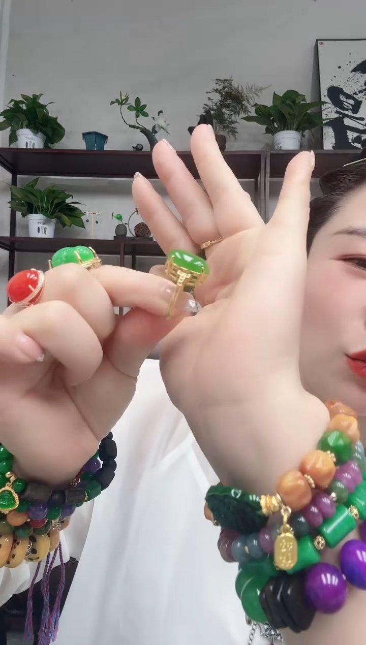 14K金镶嵌戒指和田玉（碧玉）和田戒指