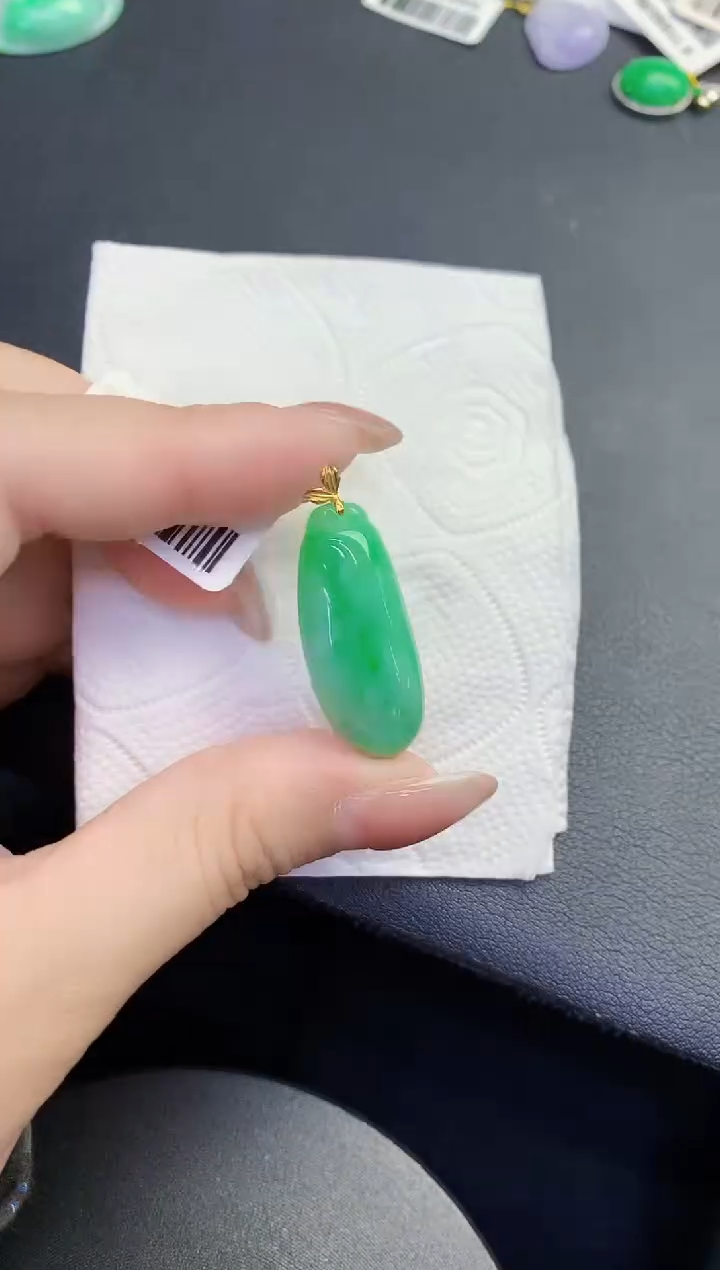 颈饰18K金镶嵌翡翠缅甸天然翡翠a货