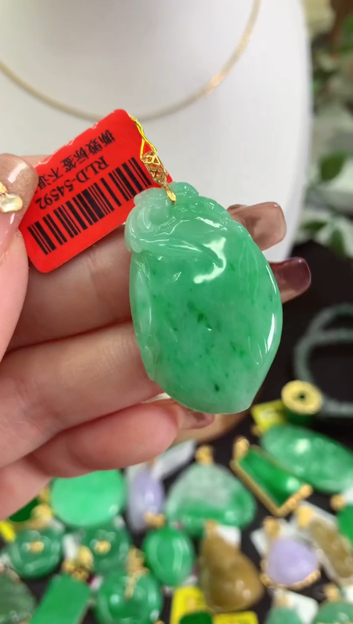 【闪购商品】翡翠吊坠(不含链)18K金镶嵌挂件
